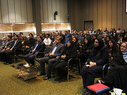 نشست صمیمانه رئیس پژوهشگاه استاندارد با کارکنان